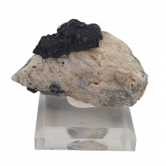 hibonite and sapphire