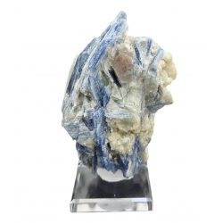 Kyanite on quartz