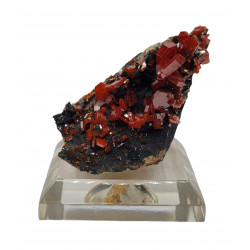 vanadinite on goethite