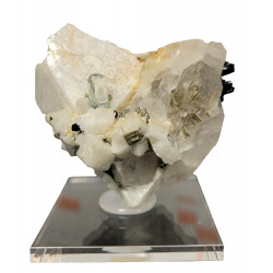 Aquamarine - Orthose - Tourmaline - quartz