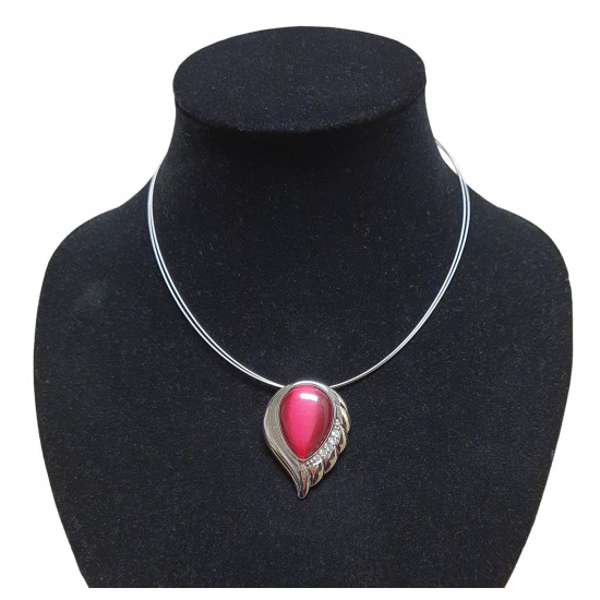 necklace cats eye fuchsia