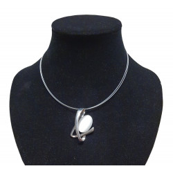 collier oeil de chat blanc