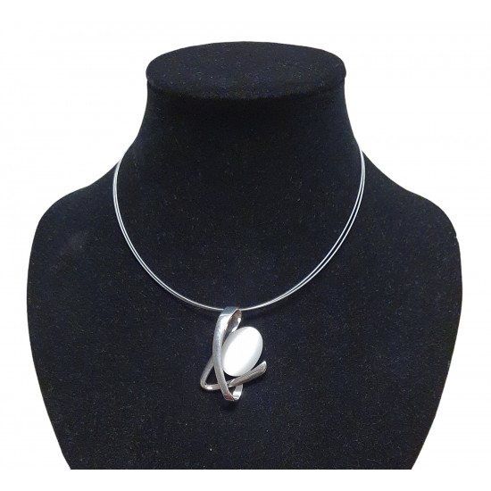 necklace cats eye white 