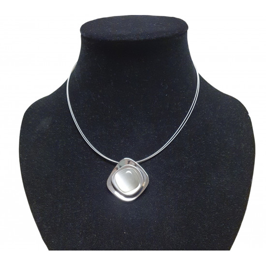 necklace cats eye white 