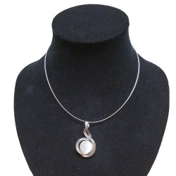 collier oeil de chat blanc
