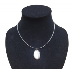 collier oeil de chat blanc