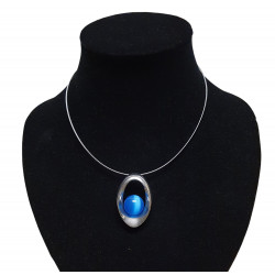 collier oeil de chat bleu