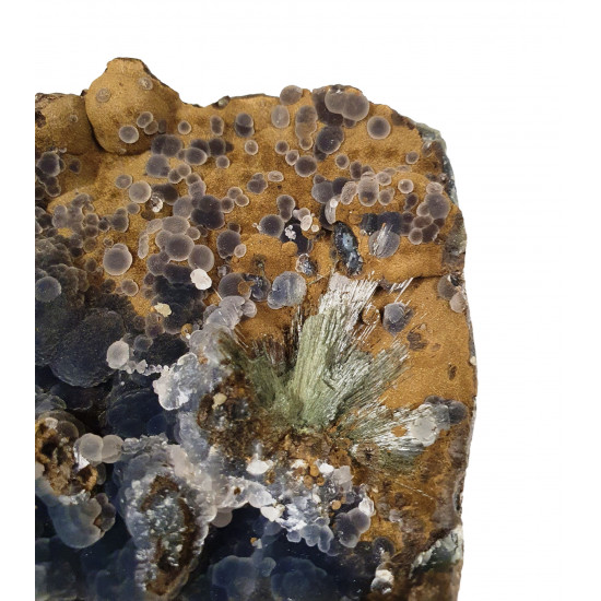 chalcedony, celadonite and mesolite