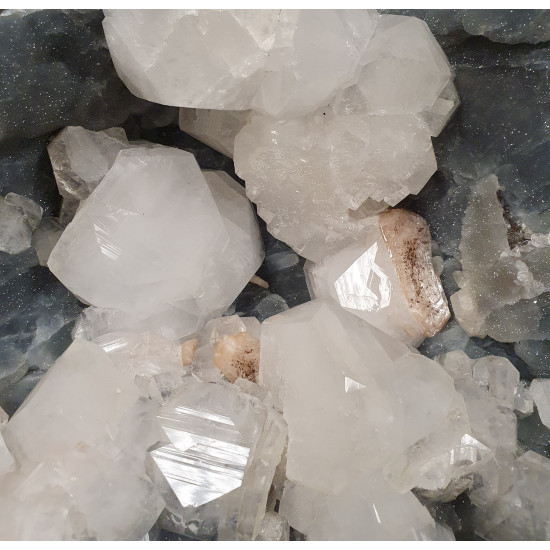 apophyllite, chalcedony and stilbite