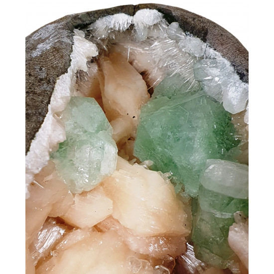 apophyllite, stilbite and scolecite