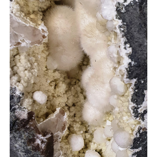 Okenite - gyrolite