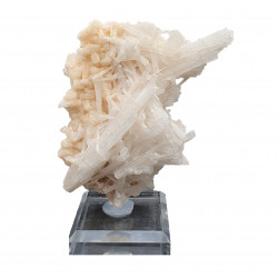 Scolecite on heulandite