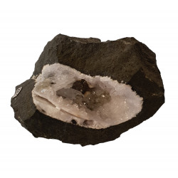 Yugawaralite, gyrolite and calcite