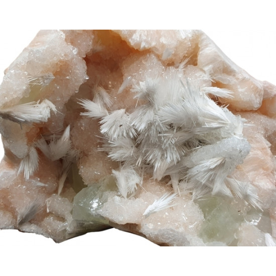 green apophyllite on stilbite and scolecite