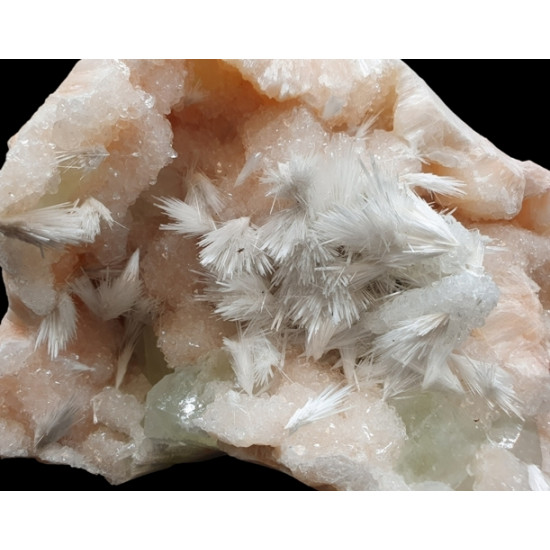 green apophyllite on stilbite and scolecite
