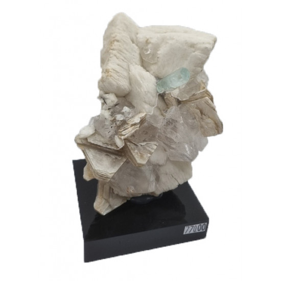 Aquamarine on muscovite,orthose,quartz