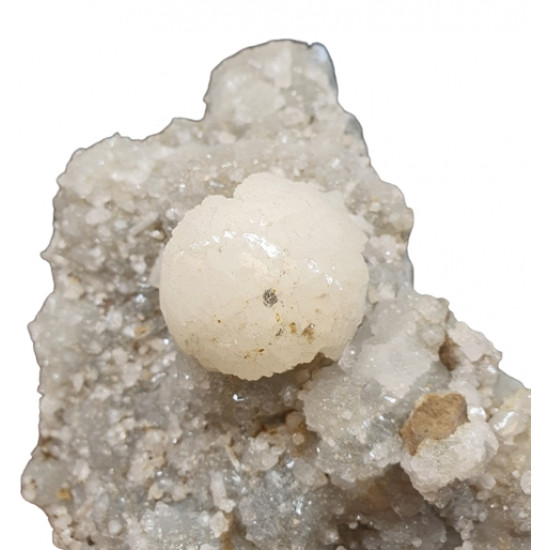 Goosecreekite on stilbite and chalcedony
