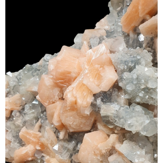 apophyllite and stilbite on chalcedony