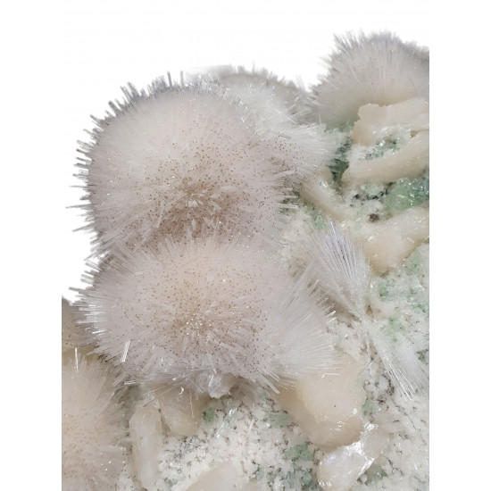 Mesolite, stilbite, apophyllite, morderite