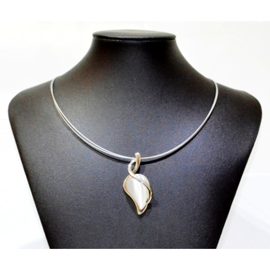 necklace cats eye white