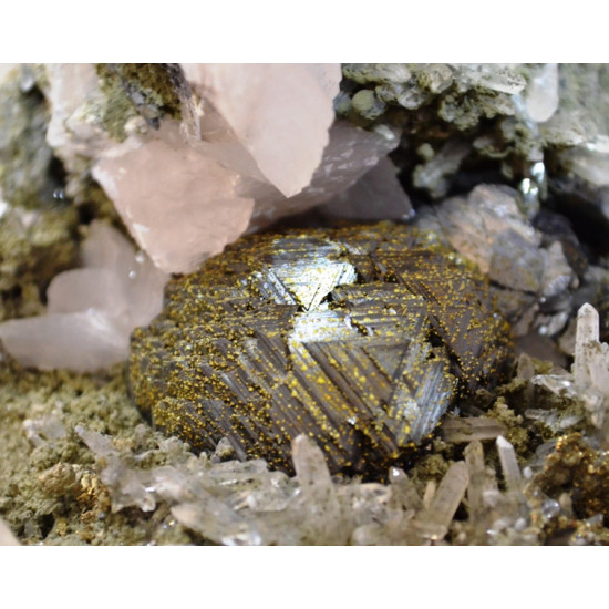 sphalerite - quartz - pyrite - calcite