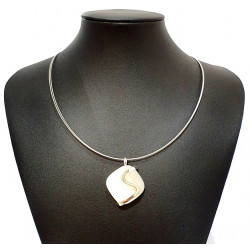 collier oeil de chat blanc