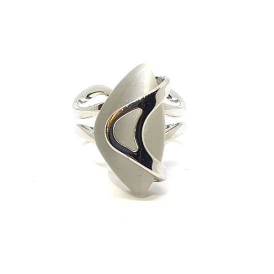 bague oeil de chat blanc