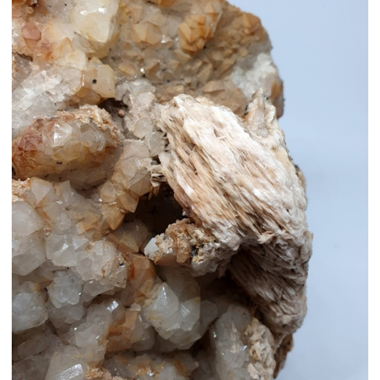 barite on hematoid quartz