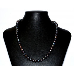 Black pearl necklace