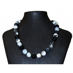 collier agate 12mm facetté noir et blanc