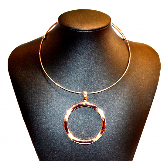 metal choker with ring