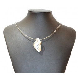 collier oeil de chat blanc