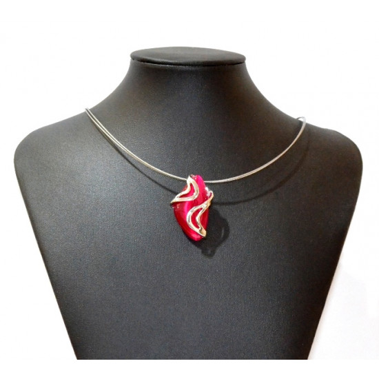 collier oeil de chat fushia