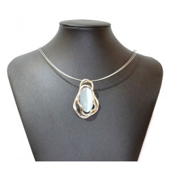 collier oeil de chat bleu