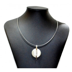 collier oeil de chat blanc