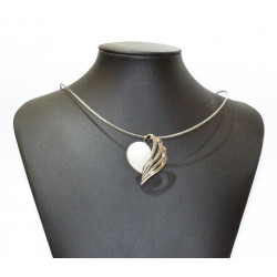 collier oeil de chat blanc