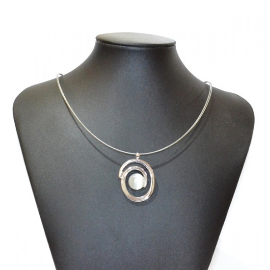 necklace cats eye white