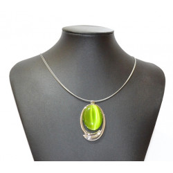Necklace cats eye green