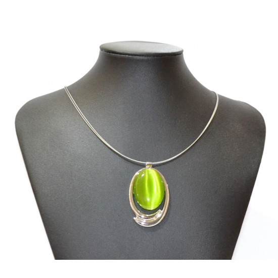 Necklace cats eye green